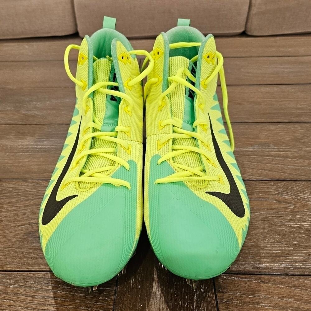 Nike Alpha Menace Football Cleats, Size 16